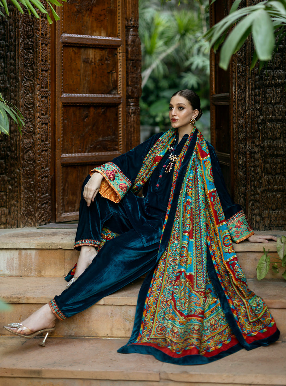 Zainab Chottani | Makhmal Luxe Pret | Avizeh - by - Libasekhas UK - Registered Vendor of : Zainab Chottani - 100% Original Designer Dresss