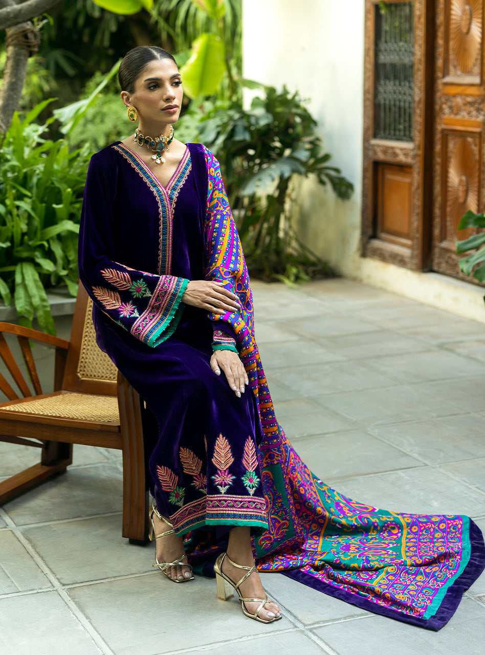 Zainab Chottani | Makhmal Luxe Pret | Rangin - by - Libasekhas UK - Registered Vendor of : Zainab Chottani - 100% Original Designer Dresss