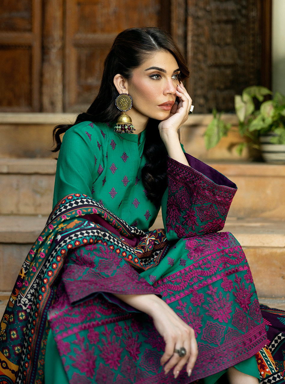 Zainab Chottani | Winter Shawls 24 | Esha - by - Libasekhas UK - Registered Vendor of : Zainab Chottani - 100% Original Designer Dresss