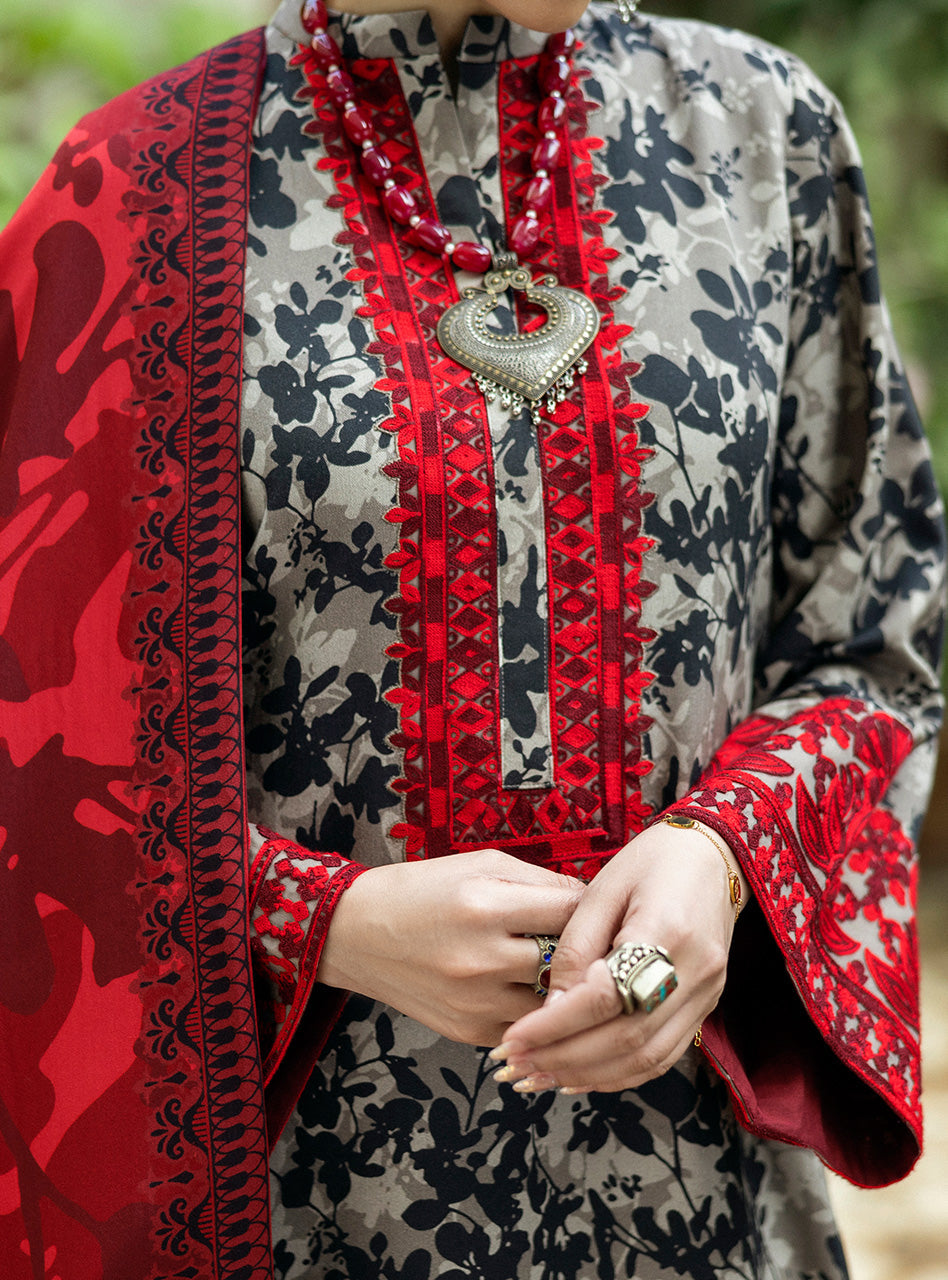 Zainab Chottani | Winter Shawls 24 |  Zemestan - by - Libasekhas UK - Registered Vendor of : Zainab Chottani - 100% Original Designer Dresss