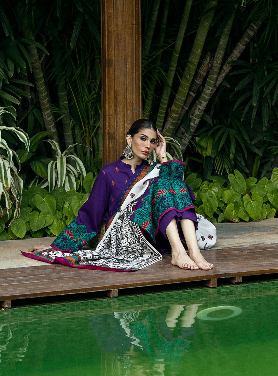 Zainab Chottani | Winter Shawls 24 |  Vaniza - by - Libasekhas UK - Registered Vendor of : Zainab Chottani - 100% Original Designer Dresss