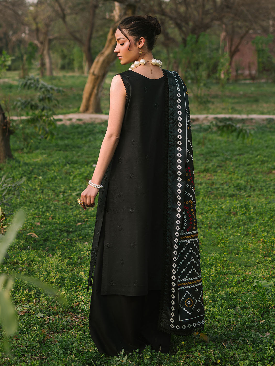 Mahnur | Dahlia Luxury Lawn 25 | Zoe - by - Libasekhas UK - Registered Vendor of : Mahnur - 100% Original Designer Dresss