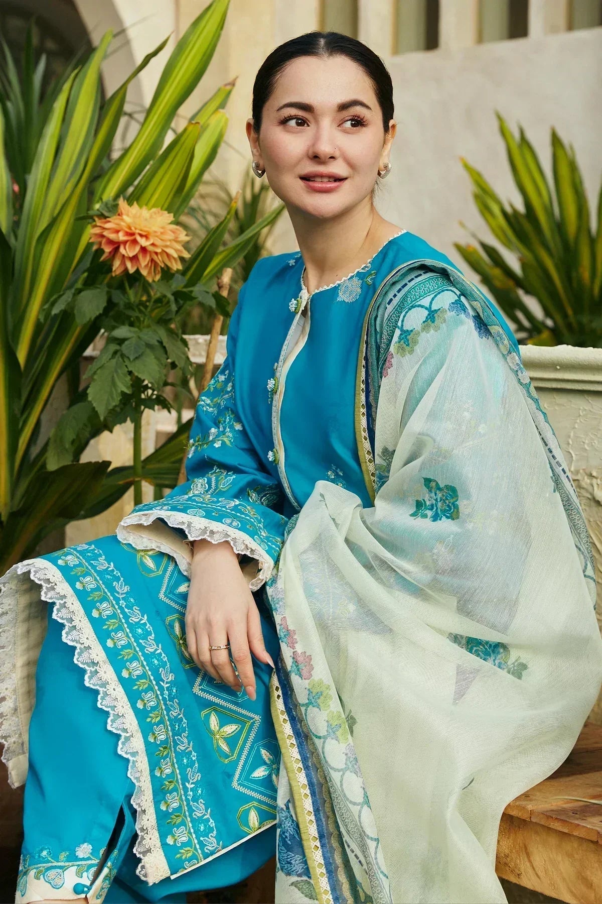 Zara Shahjahan | Coco Lawn 24 | ZOYA-8B - by - Libasekhas UK - Registered Vendor of : Zara Shahjahan - 100% Original Designer Dresss