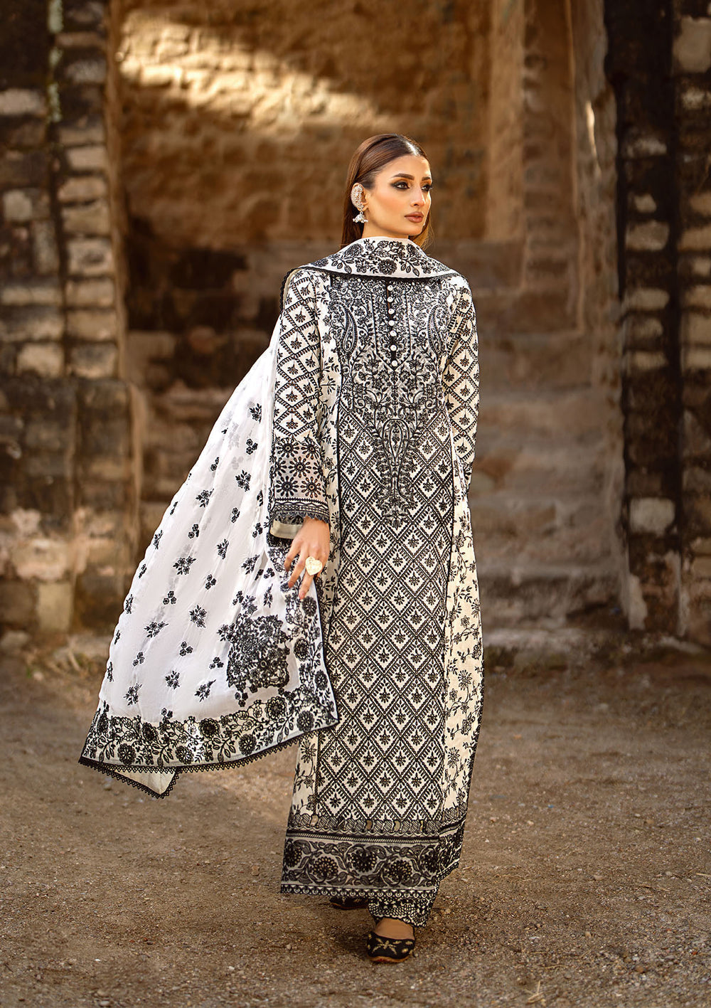 Aik Atelier | Pardes Lawn 24 | LOOK 01 - by - Libasekhas UK - Registered Vendor of : Aik Atelier - 100% Original Designer Dresss