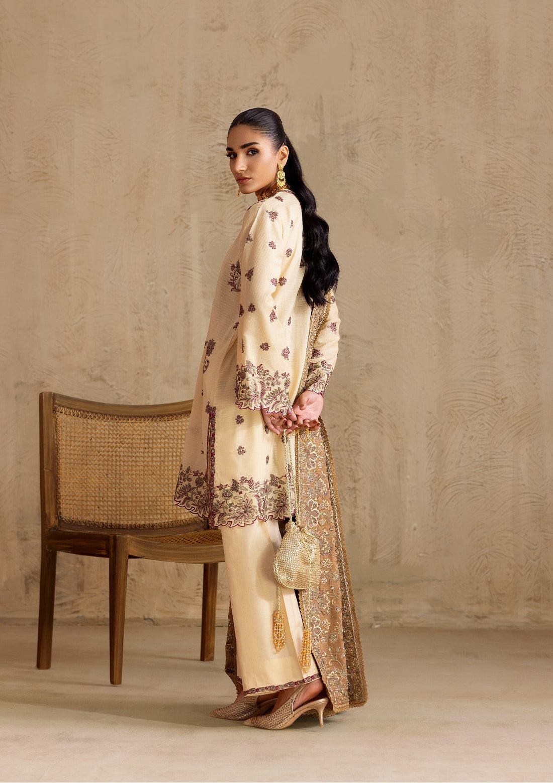 Aik Atelier | RTW 25 | LOOK 01 - by - Libasekhas UK - Registered Vendor of : Aik Atelier - 100% Original Designer Dresss