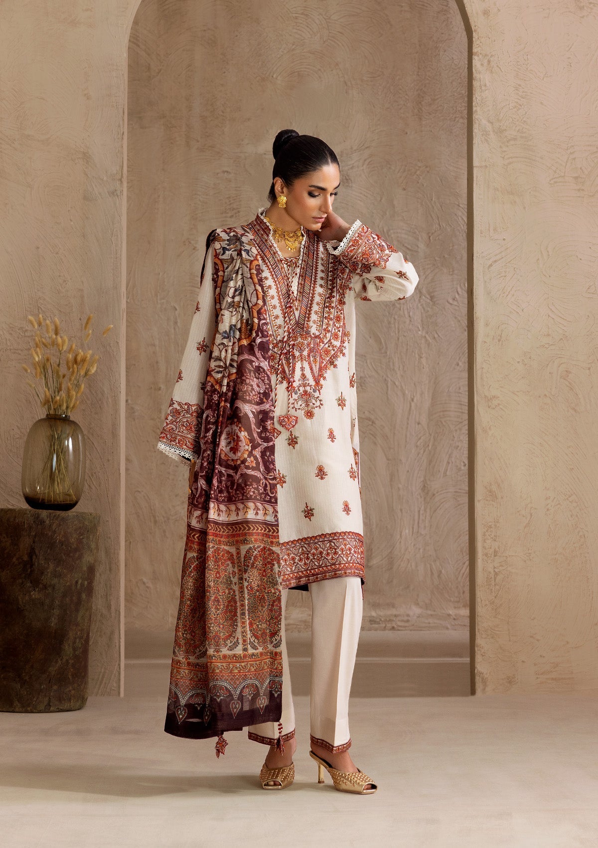 Aik Atelier | RTW 25 | LOOK 04 - by - Libasekhas UK - Registered Vendor of : Aik Atelier - 100% Original Designer Dresss