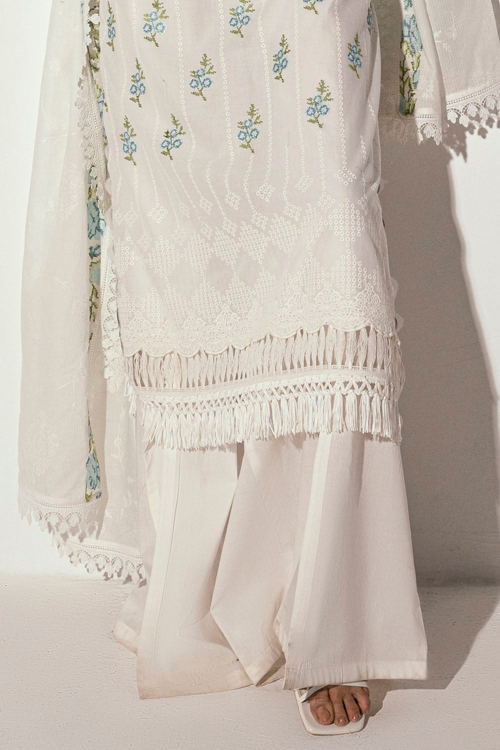 Gul Ahmed | Gul Nilofer 25 | DN-52032 - by - Libasekhas UK - Registered Vendor of : Gul Ahmed - 100% Original Designer Dresss