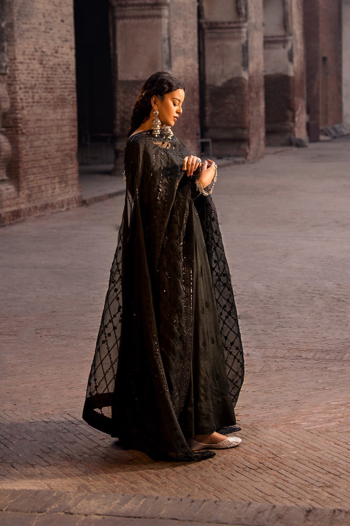 Erum Khan | Shezadian Luxe Formals | Mumtaz - by - Libasekhas UK - Registered Vendor of : Erum Khan - 100% Original Designer Dresss