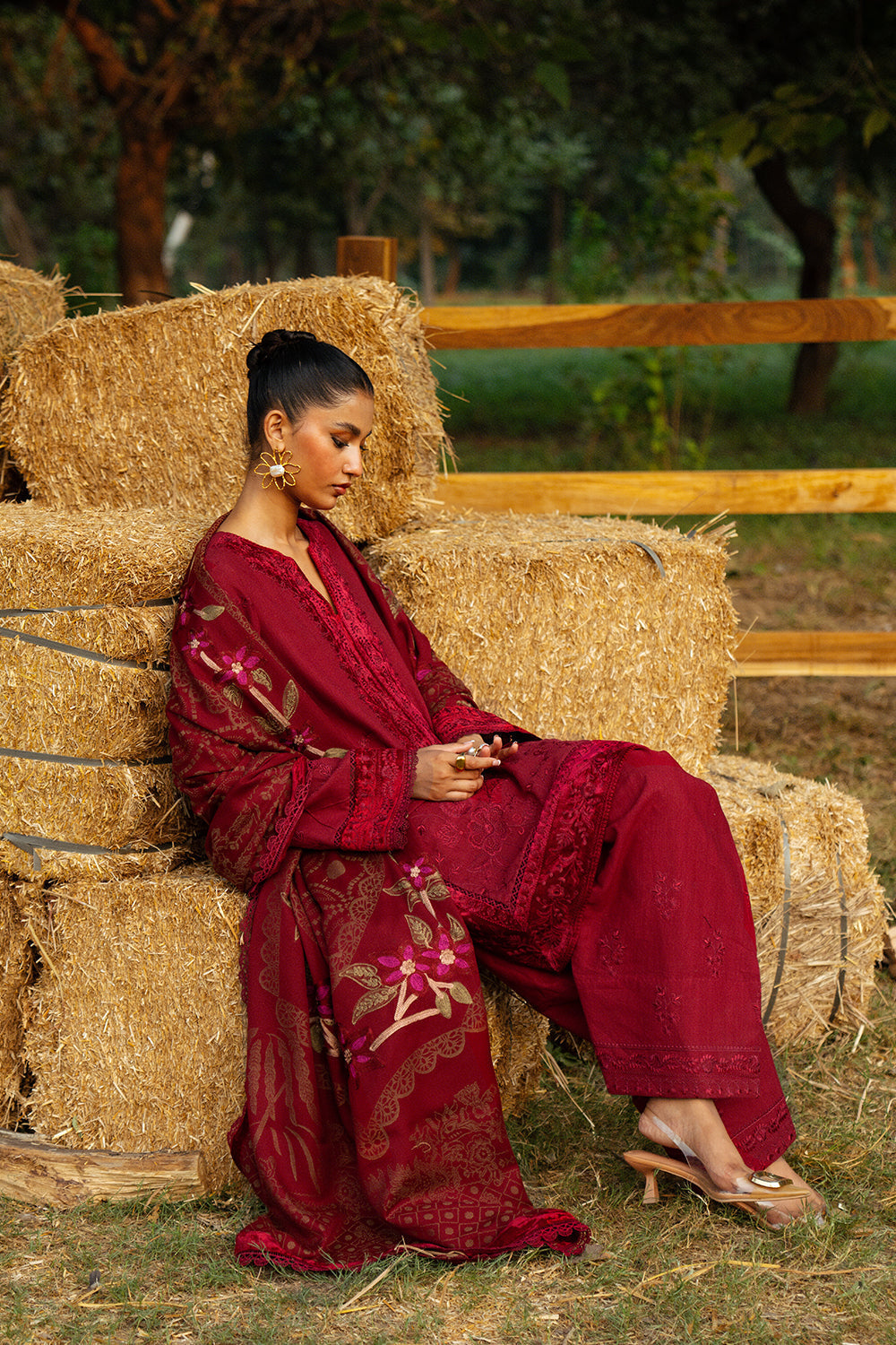 Saira Rizwan | Winter 2024 | ESPER-SRW24-05 - by - Libasekhas UK - Registered Vendor of : Saira Rizwan - 100% Original Designer Dresss