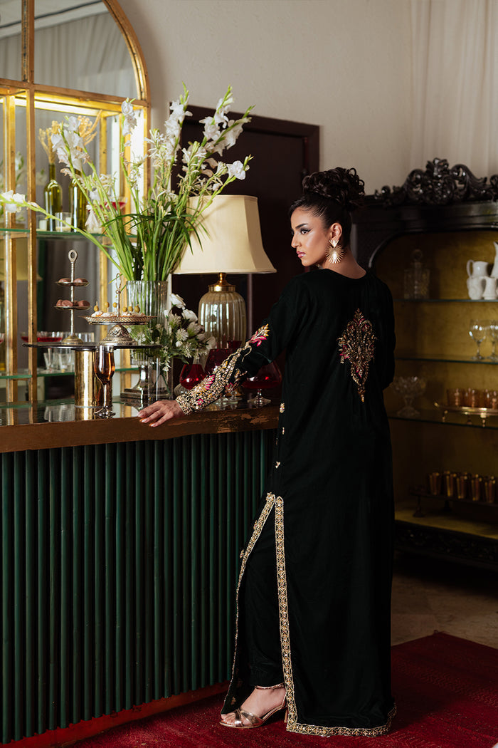 Saira Rizwan | Velvet Pret 25 | EMERA-SRVP25-10 - by Libasekhas UK - Registered Vendor of : Saira Rizwan - 100% Original Designer Dress