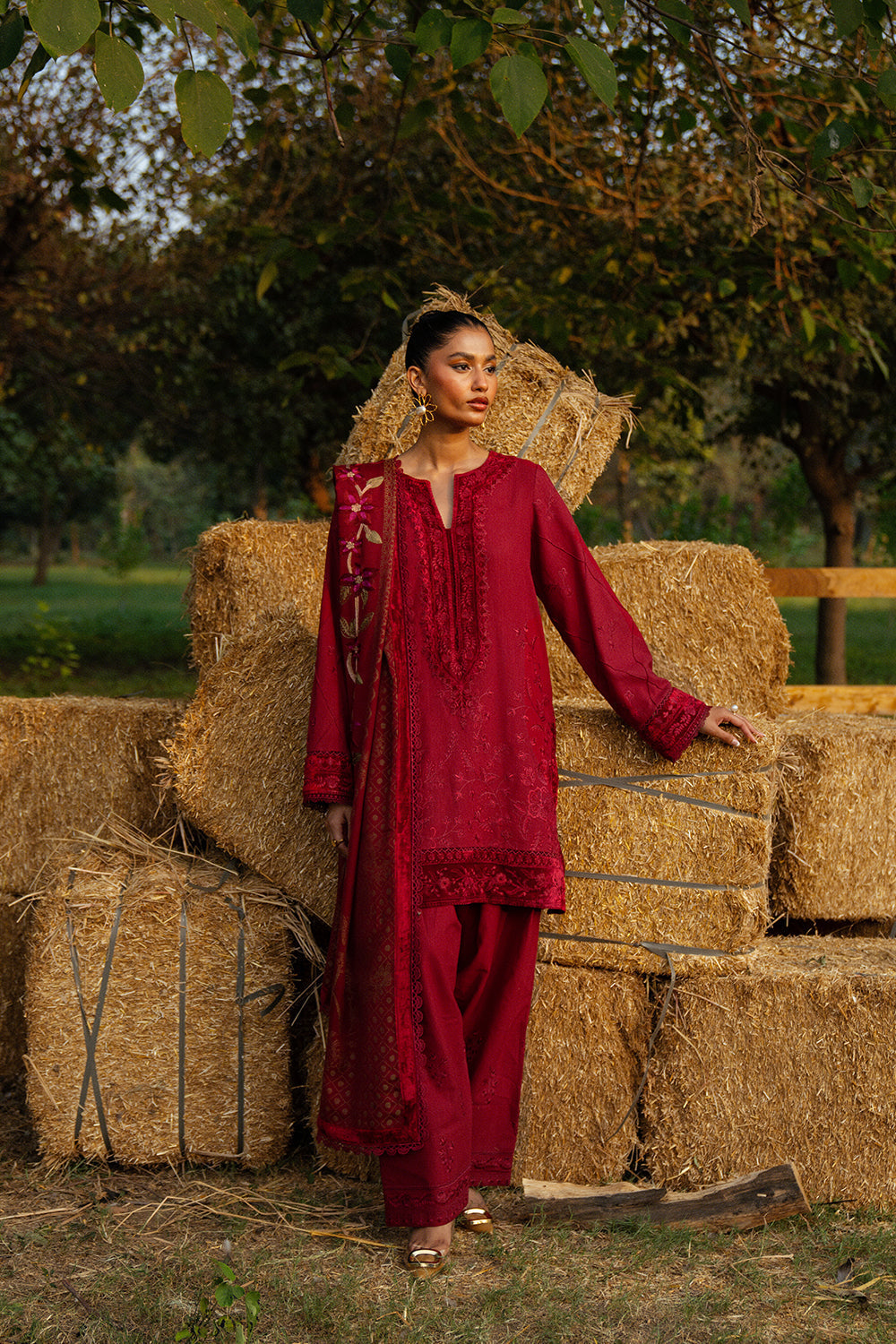 Saira Rizwan | Winter 2024 | ESPER-SRW24-05 - by - Libasekhas UK - Registered Vendor of : Saira Rizwan - 100% Original Designer Dresss
