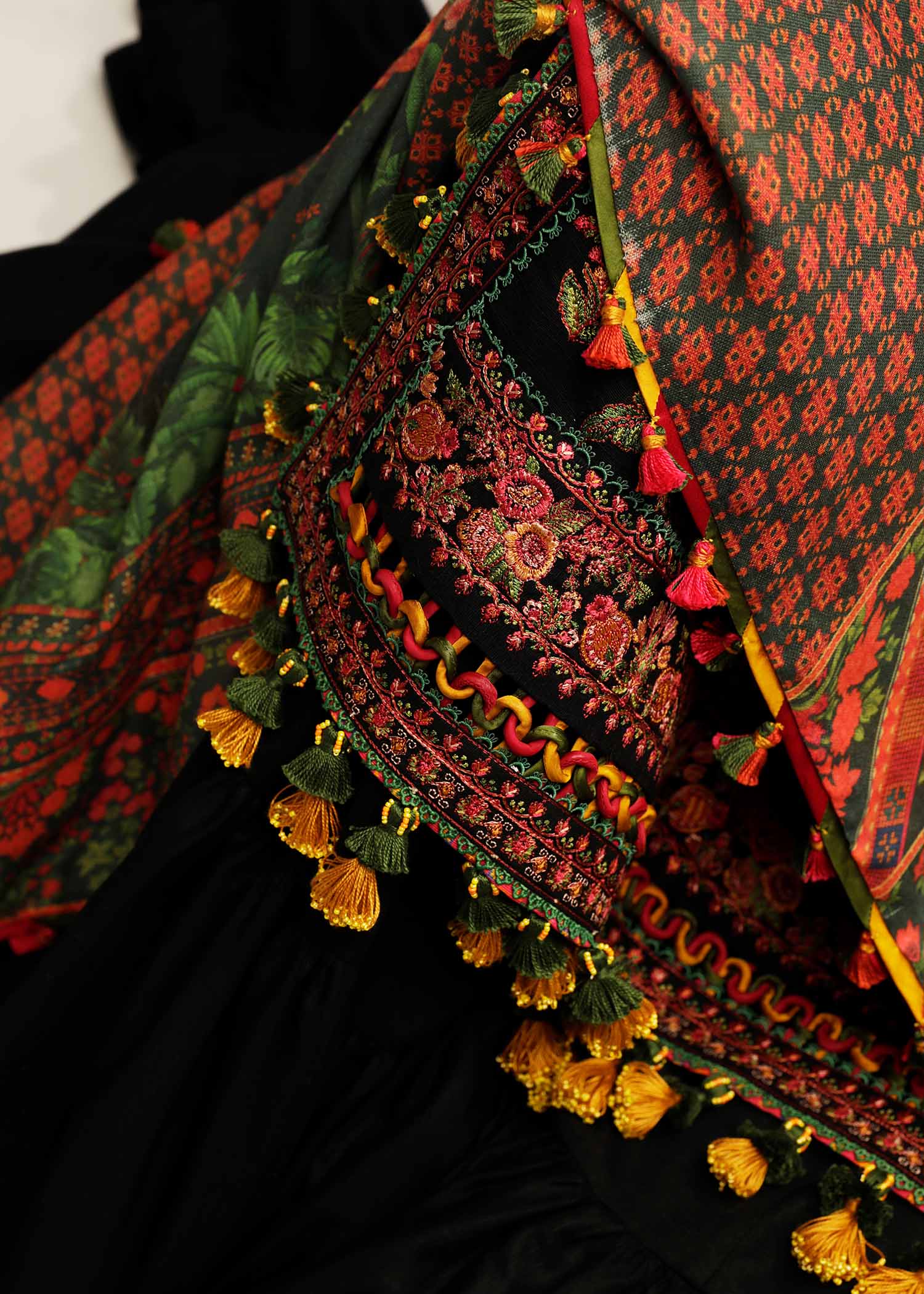 Hussain Rehar | Winter Shawl Khaddar 23 | Raat - by - Libasekhas UK - Registered Vendor of : Hussain Rehar - 100% Original Designer Dresss