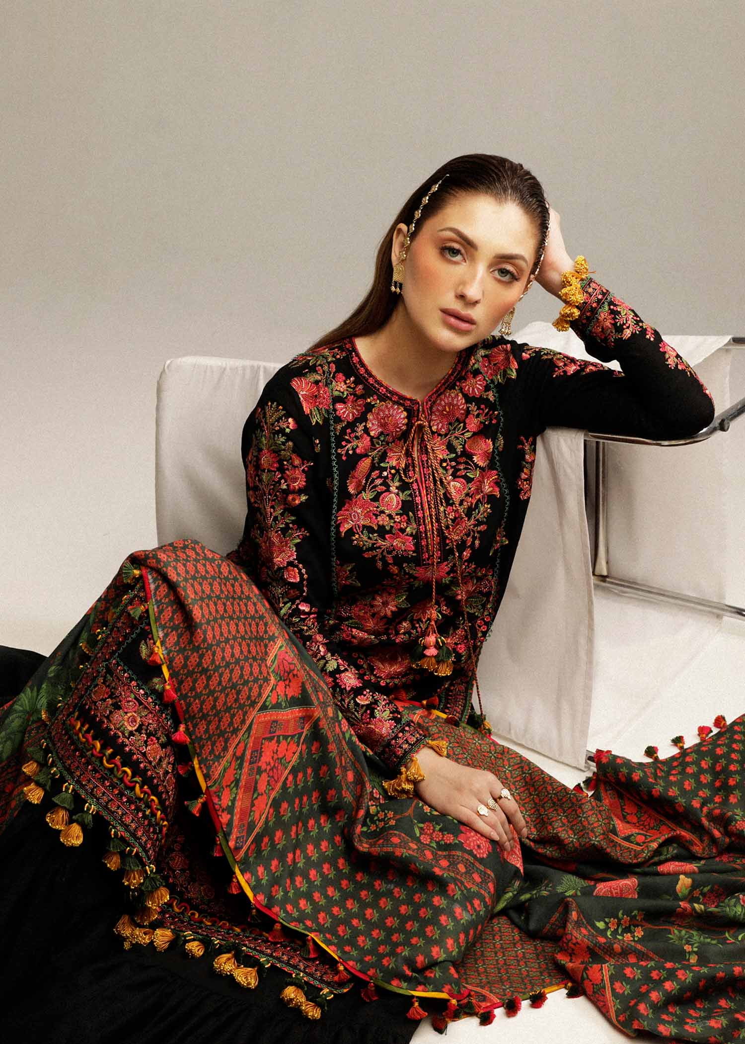 Hussain Rehar | Winter Shawl Khaddar 23 | Raat - by - Libasekhas UK - Registered Vendor of : Hussain Rehar - 100% Original Designer Dresss