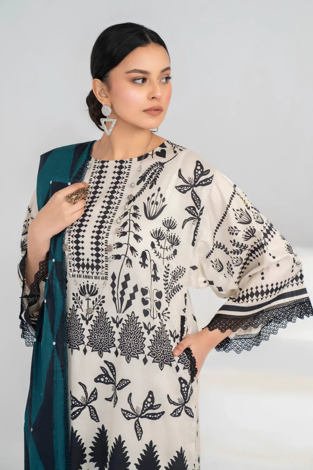 Ittehad | Printed Lawn 24 | IP3P02-3PS-BGE - by - Libasekhas UK - Registered Vendor of : Ittehad - 100% Original Designer Dresss