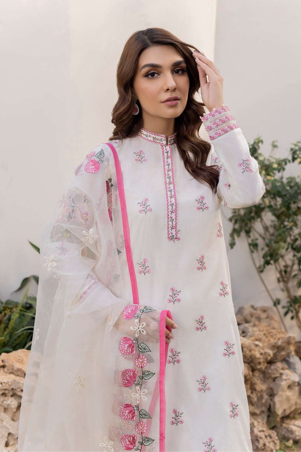 Iznik | Lawnkari 24 | UE-157 CANDYTUFT - by - Libasekhas UK - Registered Vendor of : Iznik - 100% Original Designer Dresss
