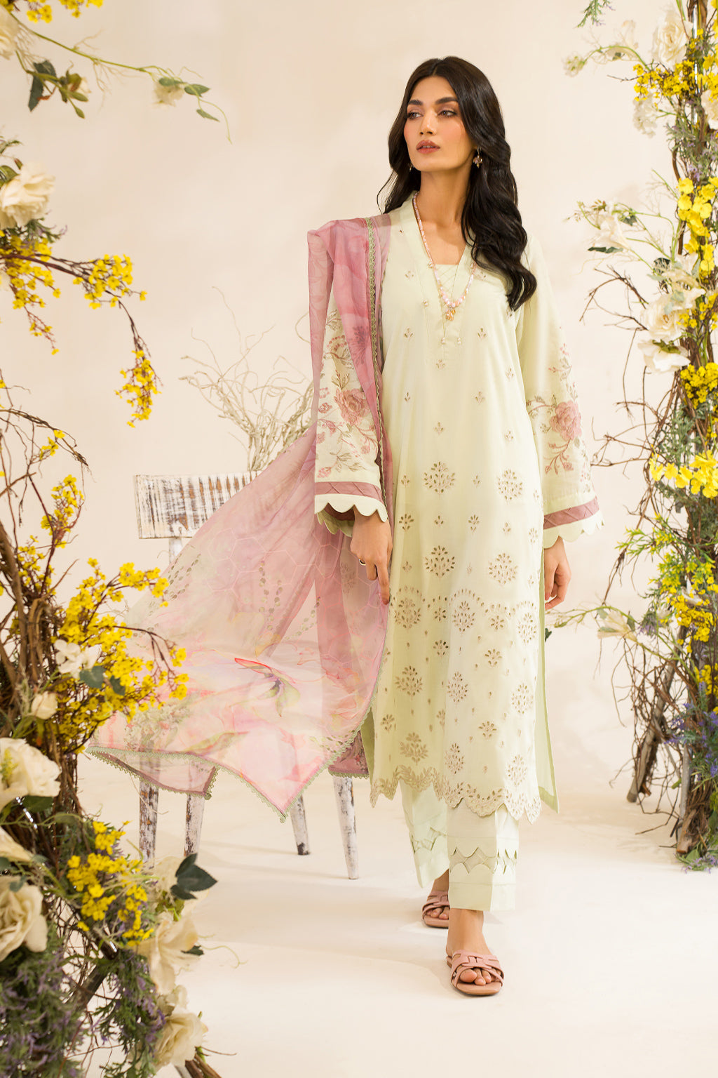 Iznik | Lawnkari 24 | UE-198 SILKGREEN - by - Libasekhas UK - Registered Vendor of : Iznik - 100% Original Designer Dresss
