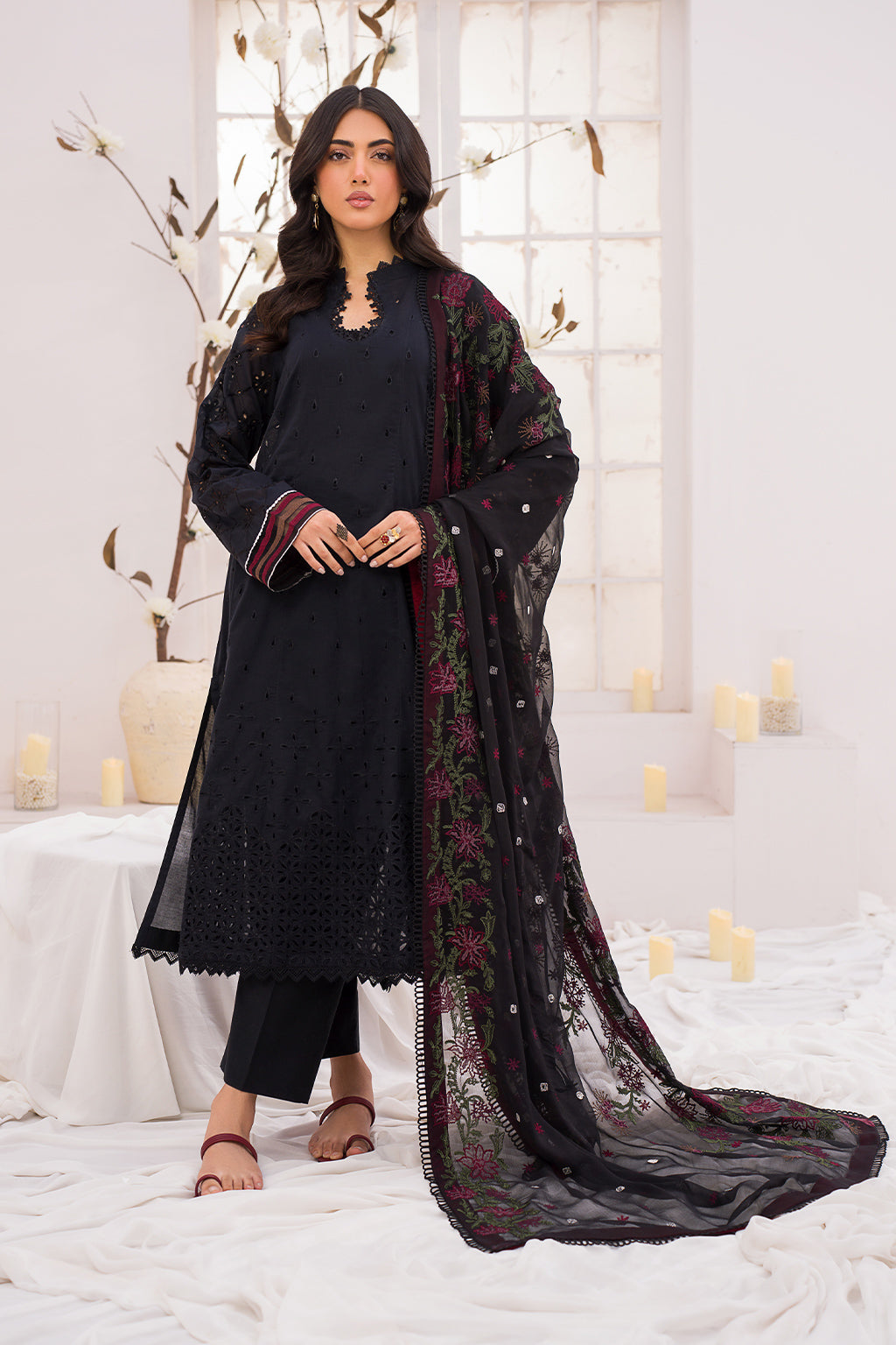 Iznik | Lawnkari 24 | UE-200 GARRULOUS - by - Libasekhas UK - Registered Vendor of : Iznik - 100% Original Designer Dresss