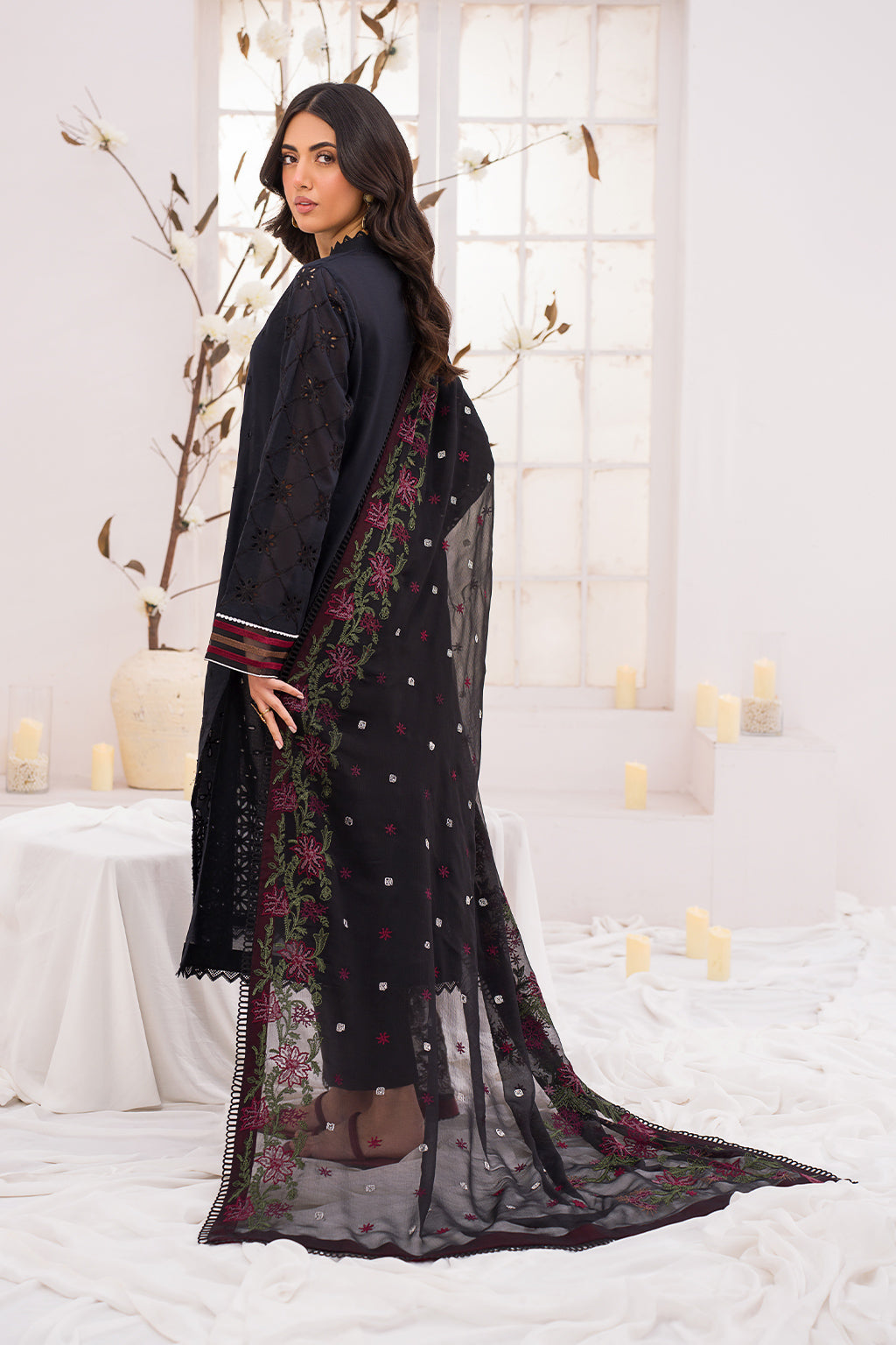 Iznik | Lawnkari 24 | UE-200 GARRULOUS - by - Libasekhas UK - Registered Vendor of : Iznik - 100% Original Designer Dresss