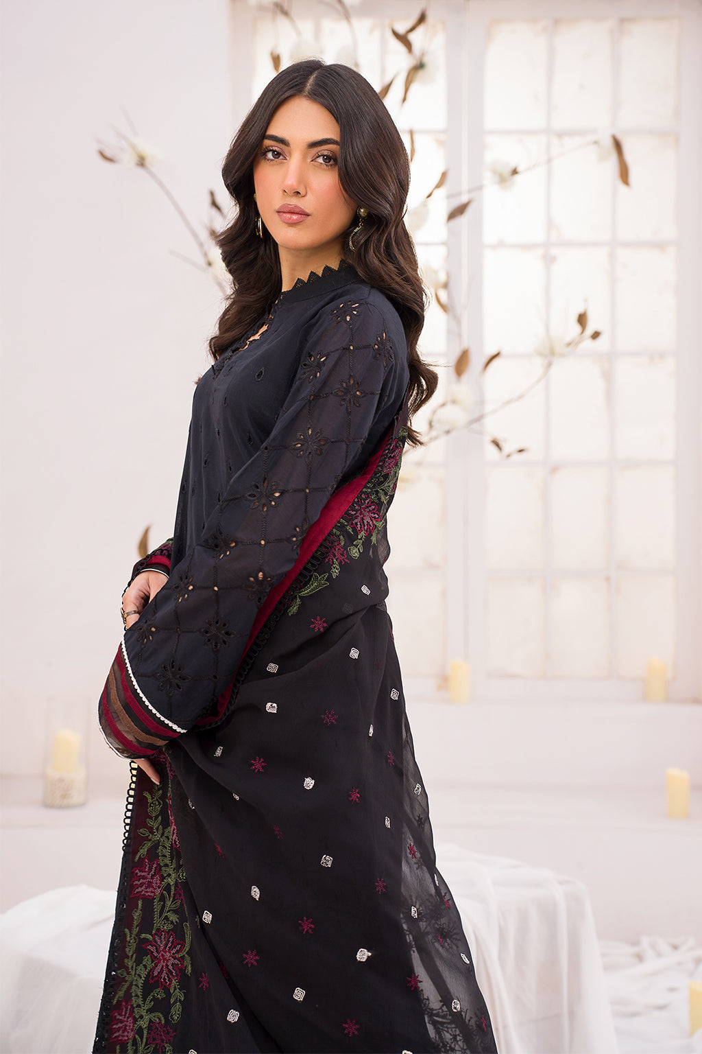 Iznik | Lawnkari 24 | UE-200 GARRULOUS - by - Libasekhas UK - Registered Vendor of : Iznik - 100% Original Designer Dresss