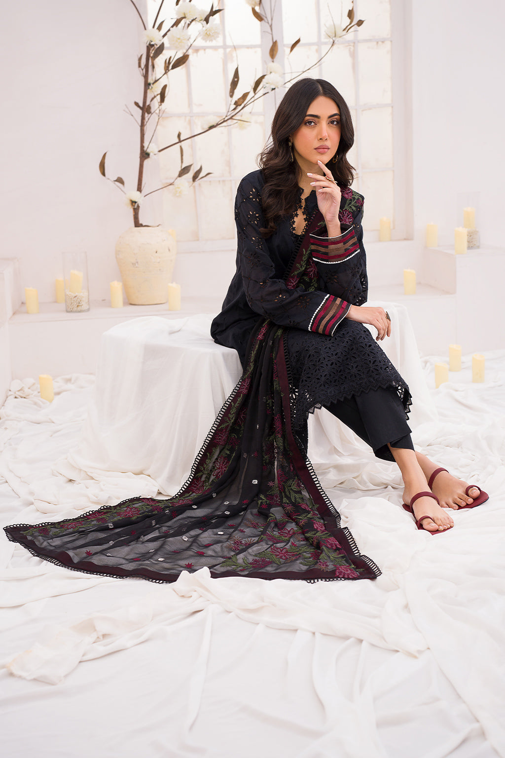 Iznik | Lawnkari 24 | UE-200 GARRULOUS - by - Libasekhas UK - Registered Vendor of : Iznik - 100% Original Designer Dresss