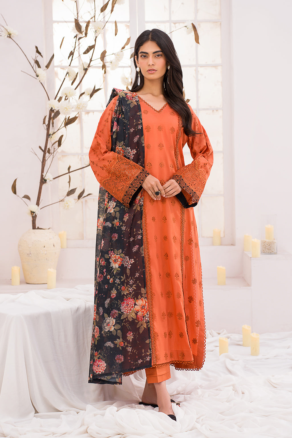 Iznik | Lawnkari 24 | UE-162 LEAFLET - by - Libasekhas UK - Registered Vendor of : Iznik - 100% Original Designer Dresss