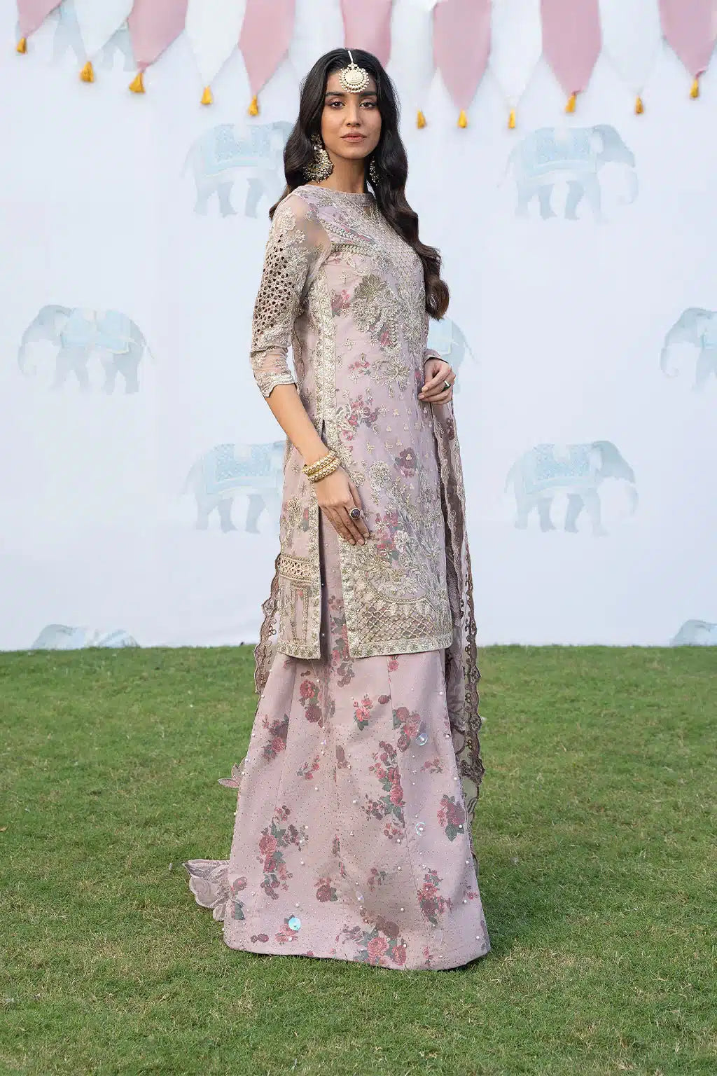Iznik | Shendi Luxury Formals 23 | ISC-01 SAAHIRA - by - Libasekhas UK - Registered Vendor of : Iznik - 100% Original Designer Dresss