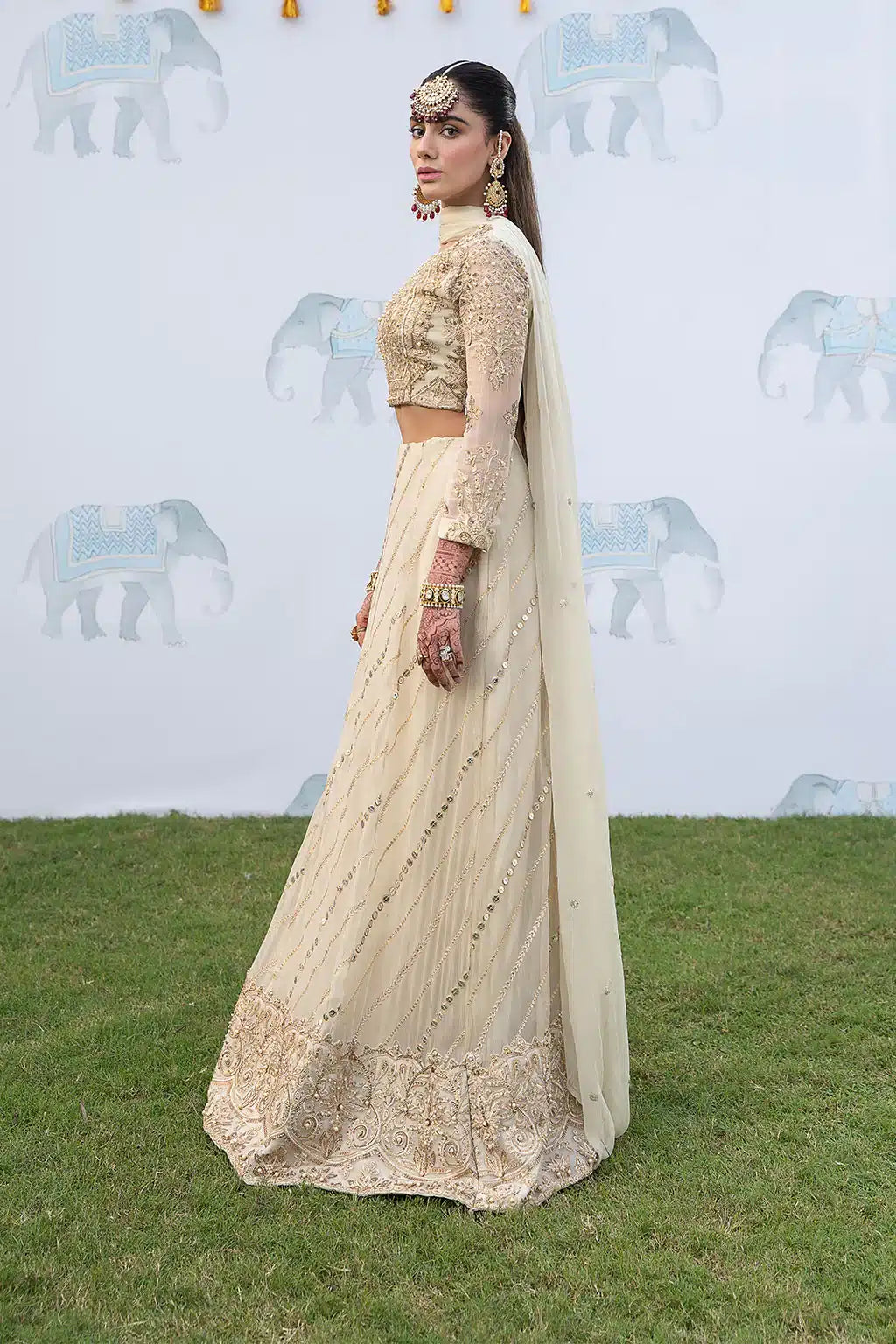 Iznik | Shendi Luxury Formals 23 | ISC-03 MAIYAA - by - Libasekhas UK - Registered Vendor of : Iznik - 100% Original Designer Dresss