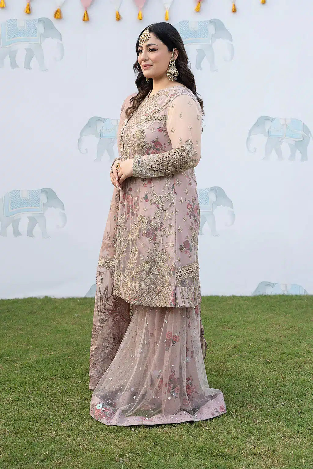 Iznik | Shendi Luxury Formals 23 | ISC-01 SAAHIRA - by - Libasekhas UK - Registered Vendor of : Iznik - 100% Original Designer Dresss