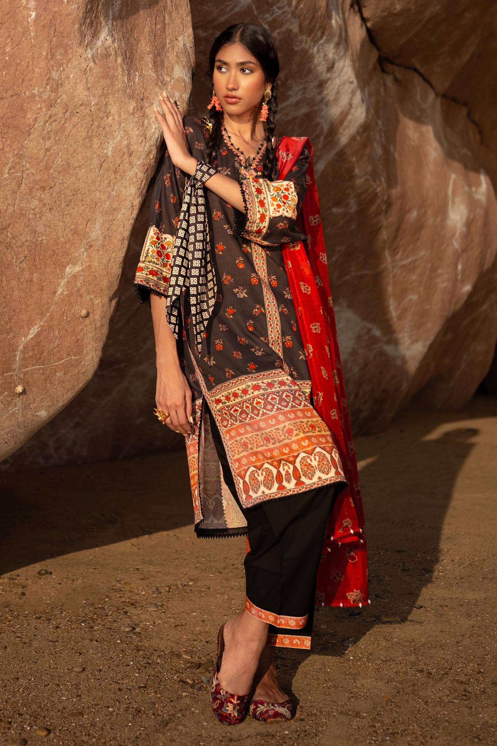Sana Safinaz | Mahay Spring 24 | H241-017A-2BK - by - Libasekhas UK - Registered Vendor of : Sana Safinaz - 100% Original Designer Dresss