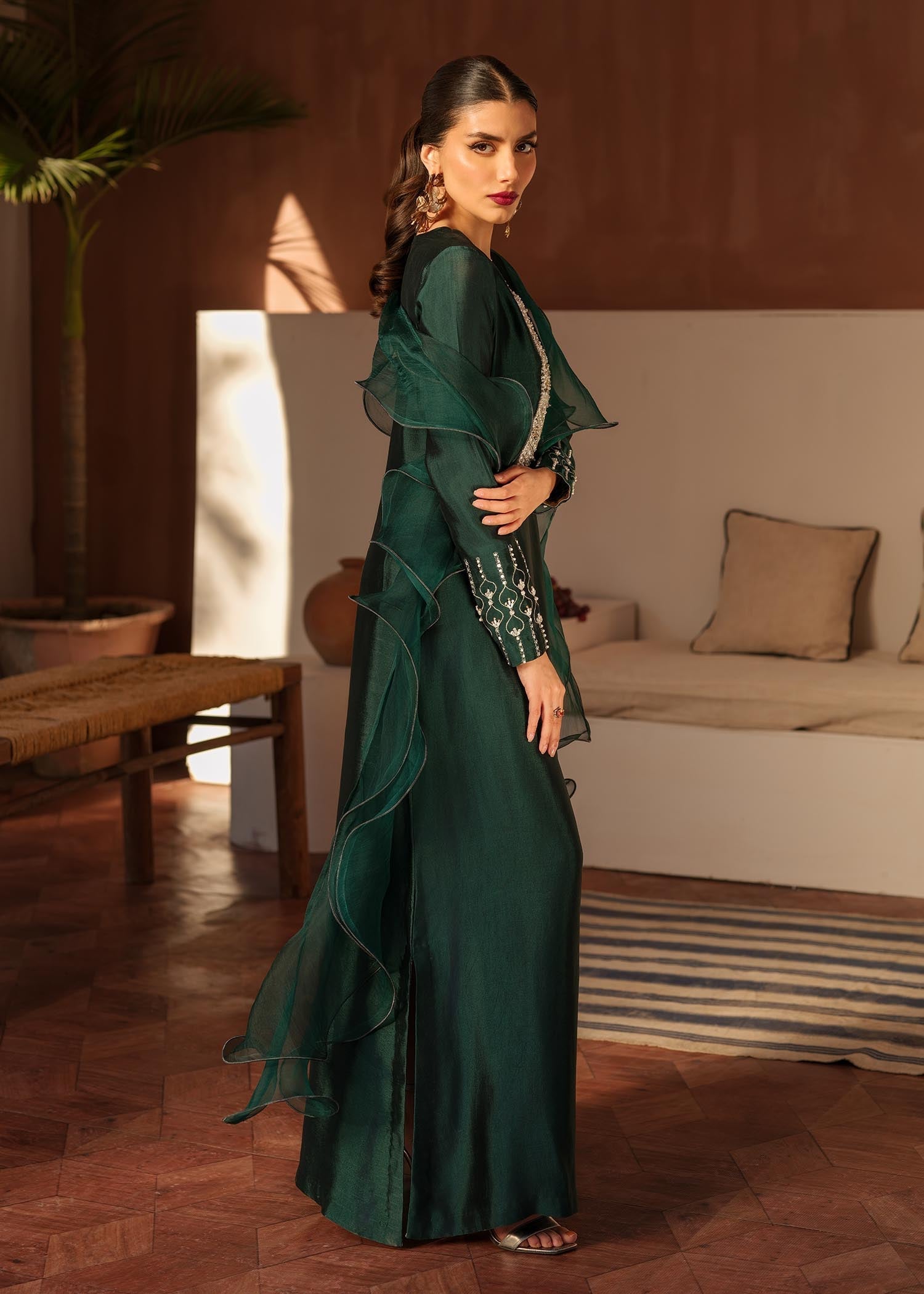 Mahum Asad | Raising The Bar | Icon - by - Libasekhas UK - Registered Vendor of : Mahum Asad - 100% Original Designer Dresss