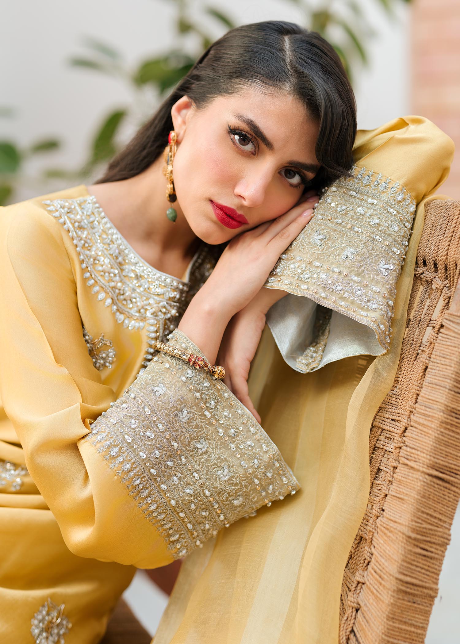 Mahum Asad | Raising The Bar | Bombshell - by - Libasekhas UK - Registered Vendor of : Mahum Asad - 100% Original Designer Dresss