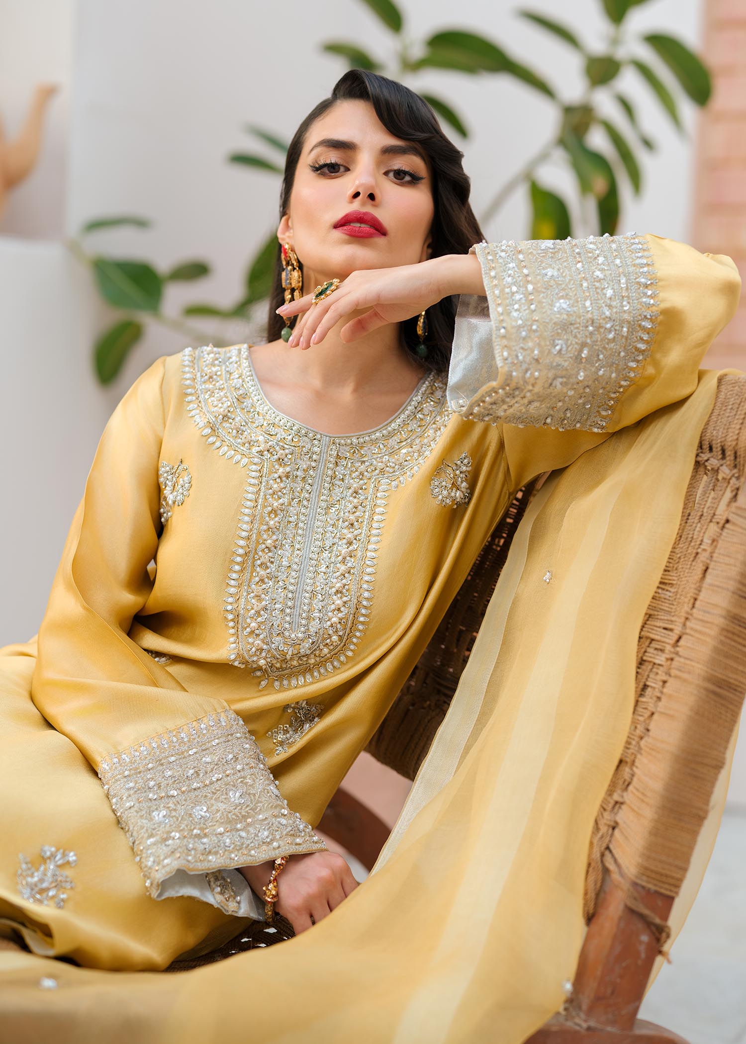 Mahum Asad | Raising The Bar | Bombshell - by - Libasekhas UK - Registered Vendor of : Mahum Asad - 100% Original Designer Dresss