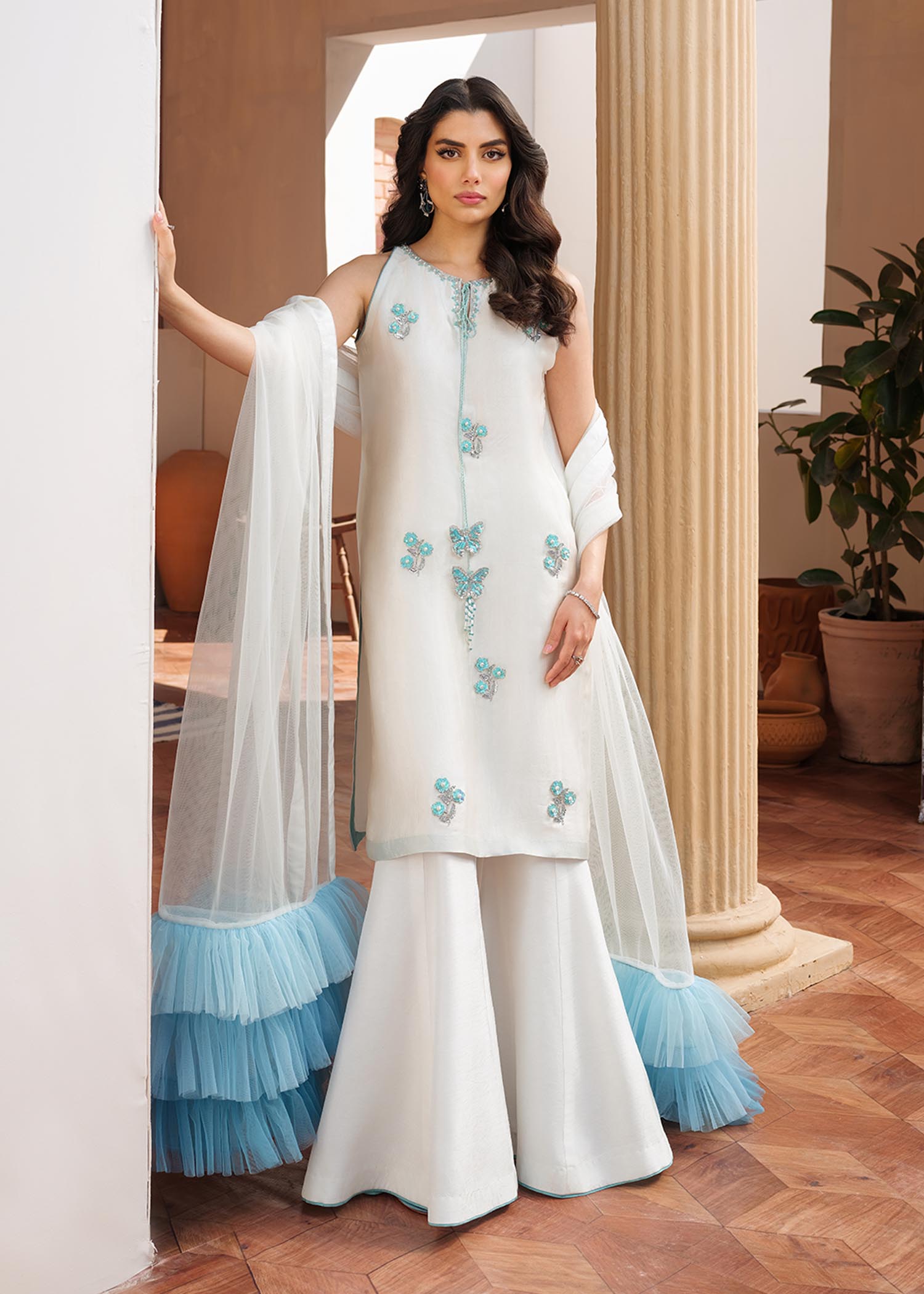 Mahum Asad | Raising The Bar | Trendsetter - by - Libasekhas UK - Registered Vendor of : Mahum Asad - 100% Original Designer Dresss