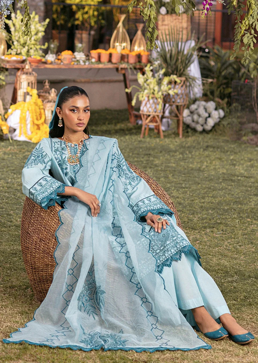 Mohagni | Muntazir Luxury Lawn 24 | CM-10 - Libasekhas