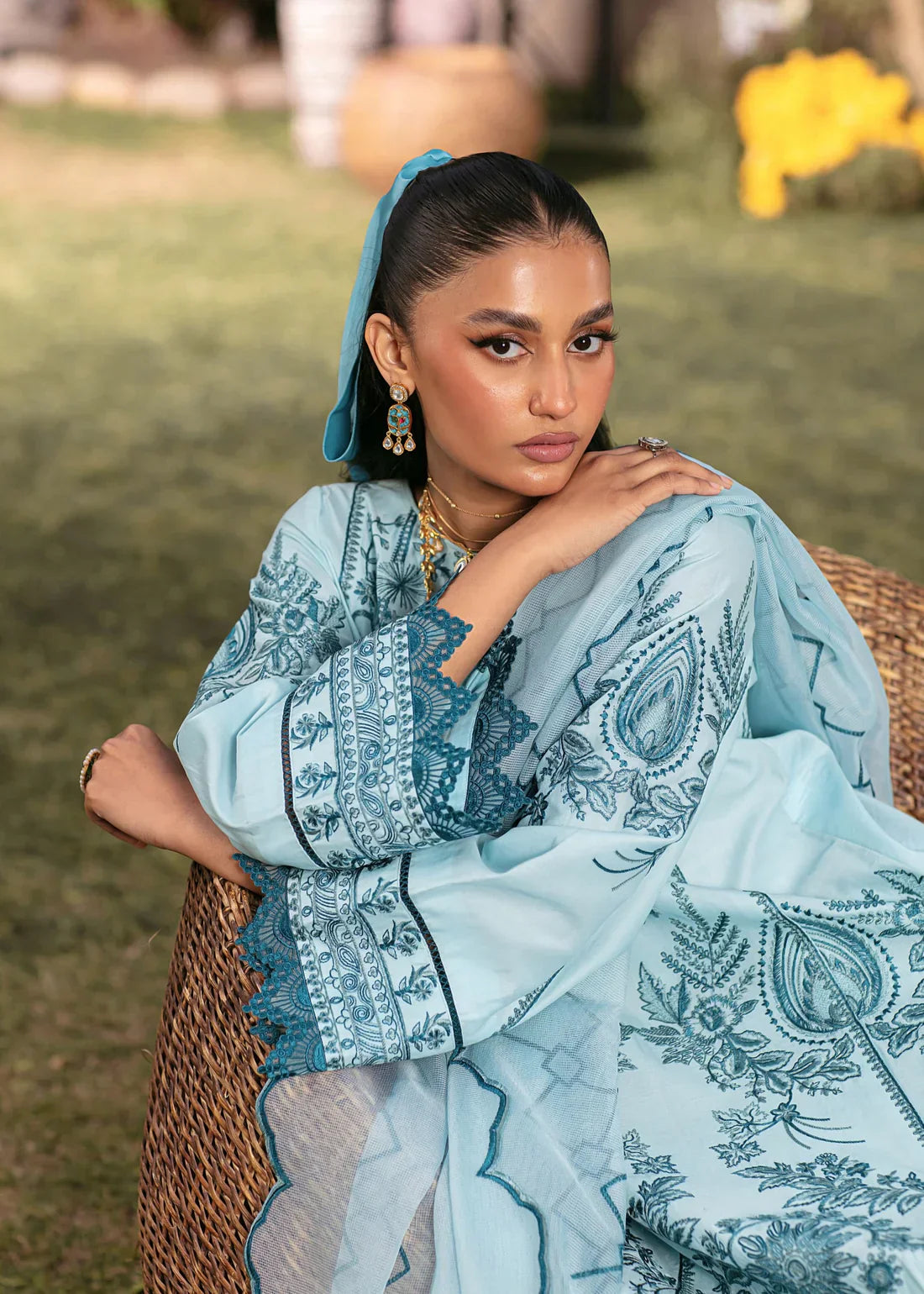 Mohagni | Muntazir Luxury Lawn 24 | CM-10 - Libasekhas