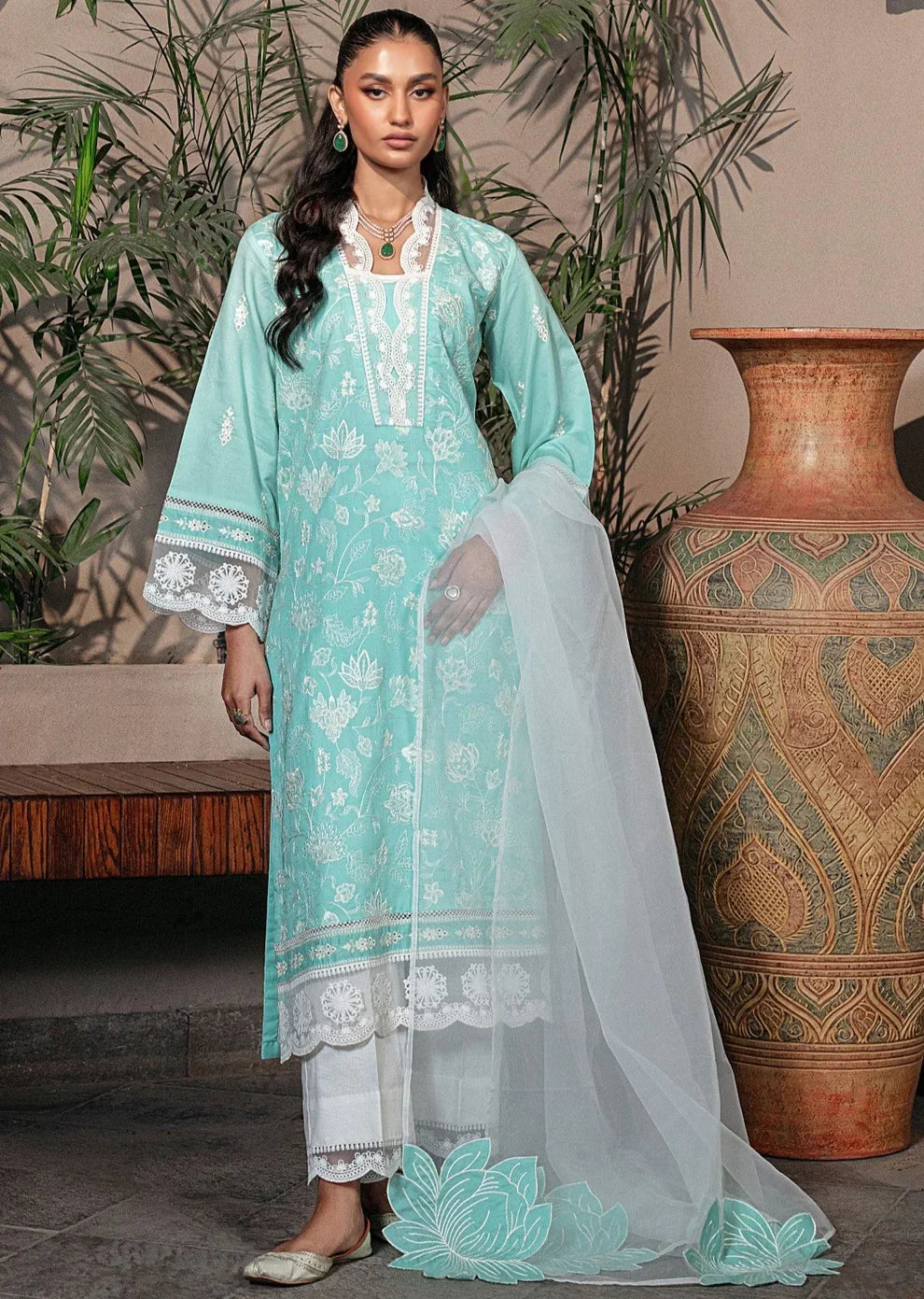 Mohagni | Muntazir Luxury Lawn 24 | MGZ-09 - Libasekhas