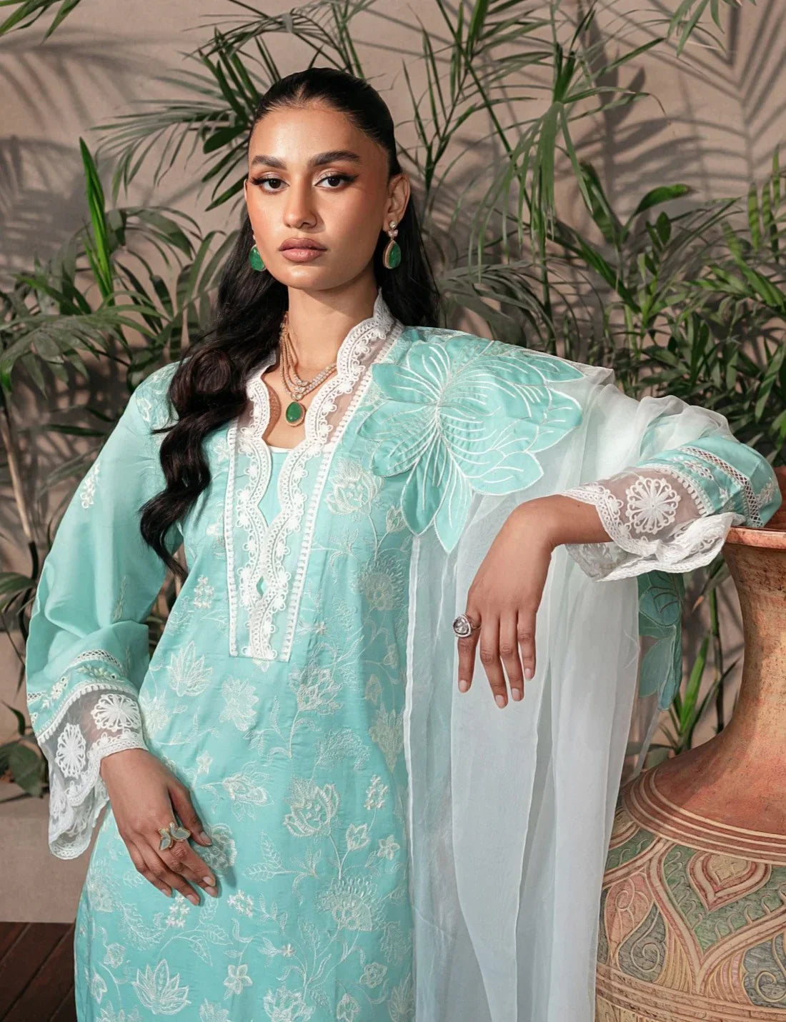 Mohagni | Muntazir Luxury Lawn 24 | MGZ-09 - Libasekhas
