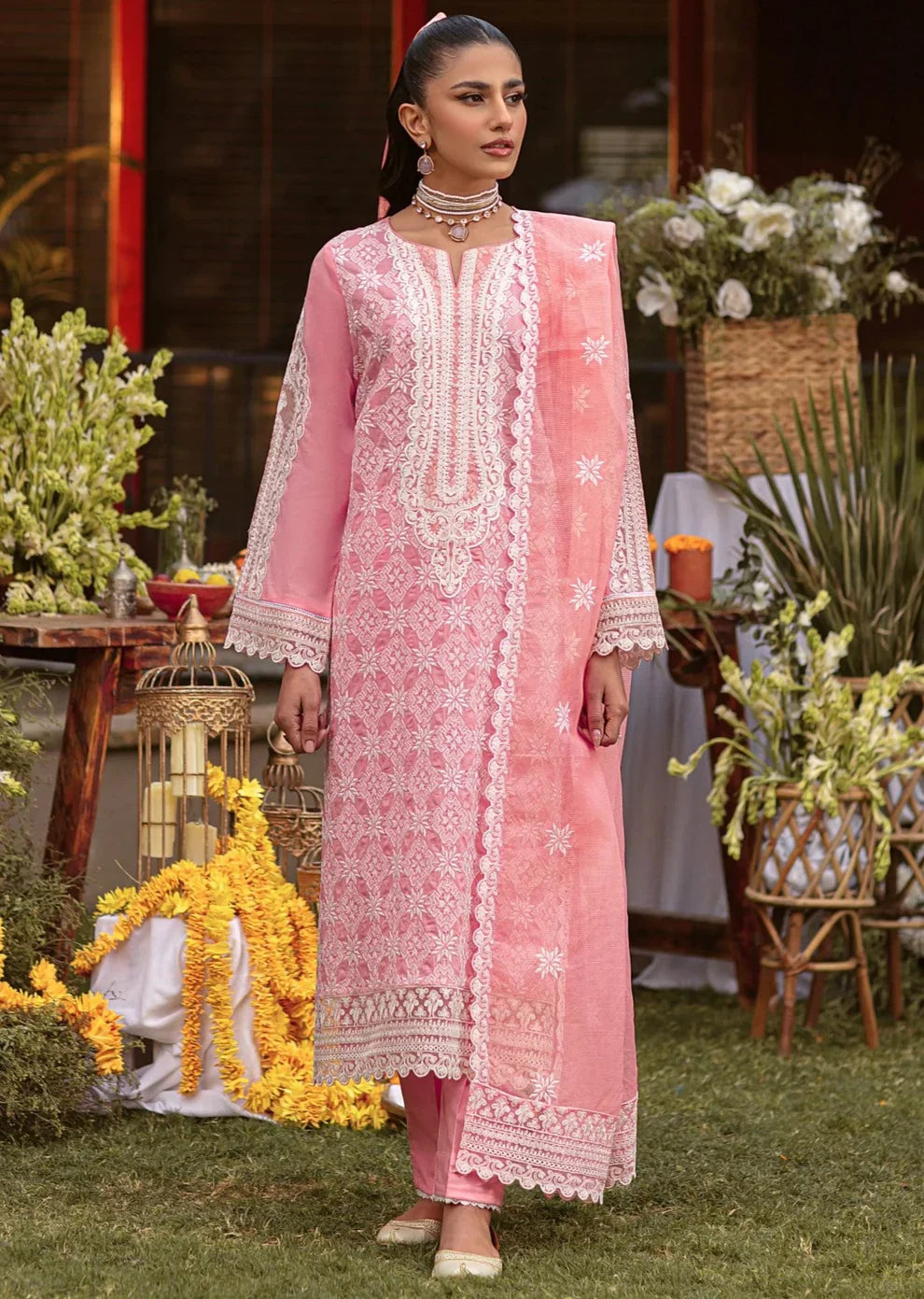 Mohagni | Muntazir Luxury Lawn 24 | MGZ-12 - Libasekhas