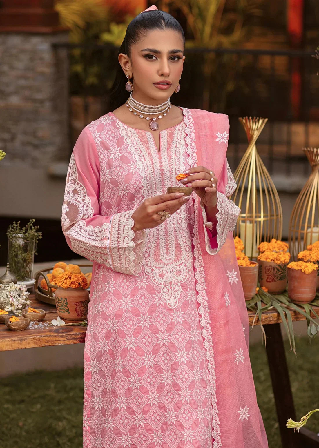 Mohagni | Muntazir Luxury Lawn 24 | MGZ-12 - Libasekhas