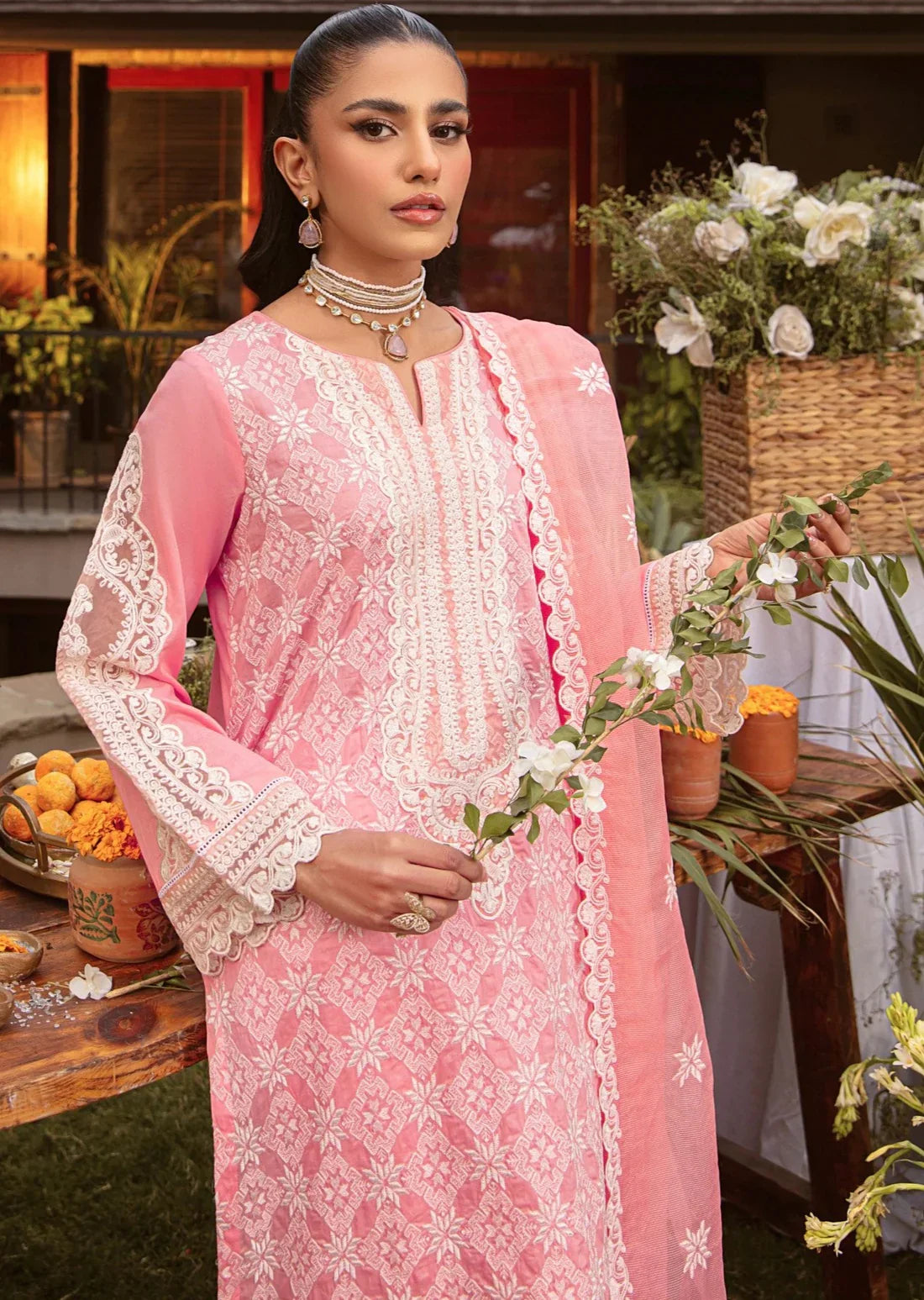 Mohagni | Muntazir Luxury Lawn 24 | MGZ-12 - Libasekhas