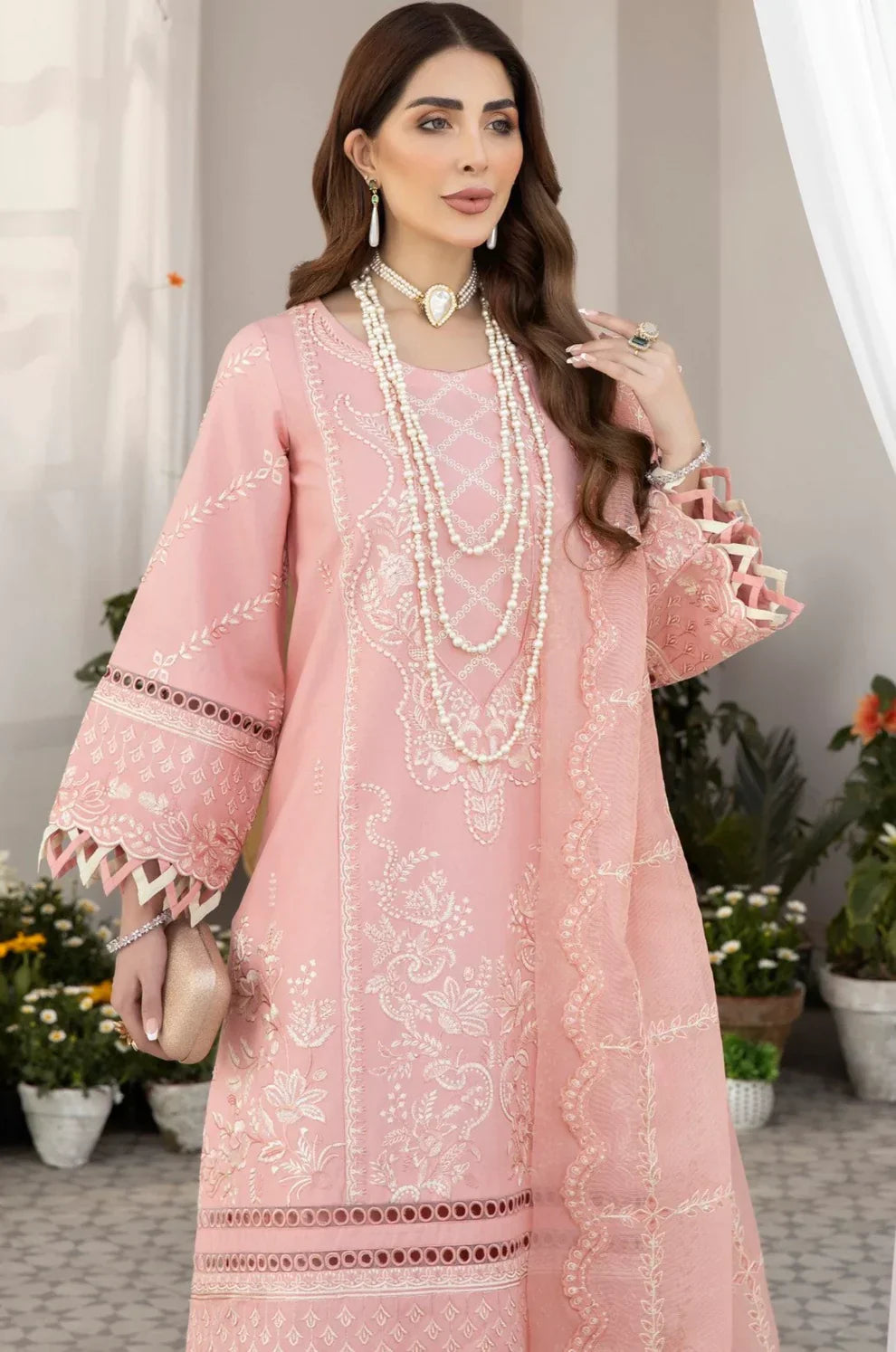 Mohagni | Muntazir Luxury Lawn 24 | AM-07 - Libasekhas