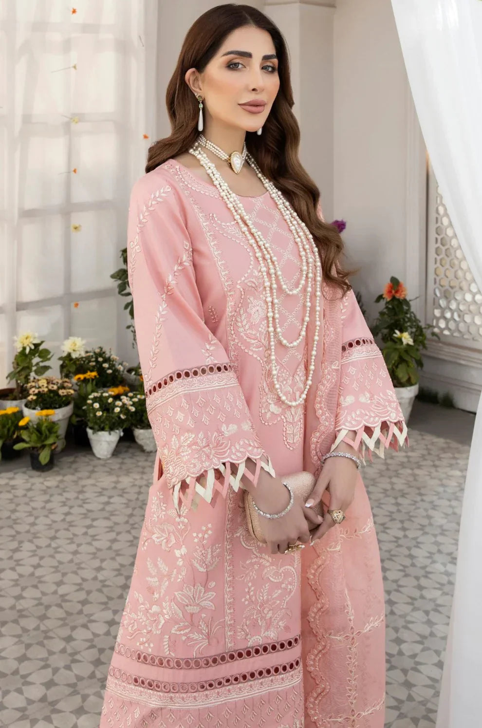Mohagni | Muntazir Luxury Lawn 24 | AM-07 - Libasekhas