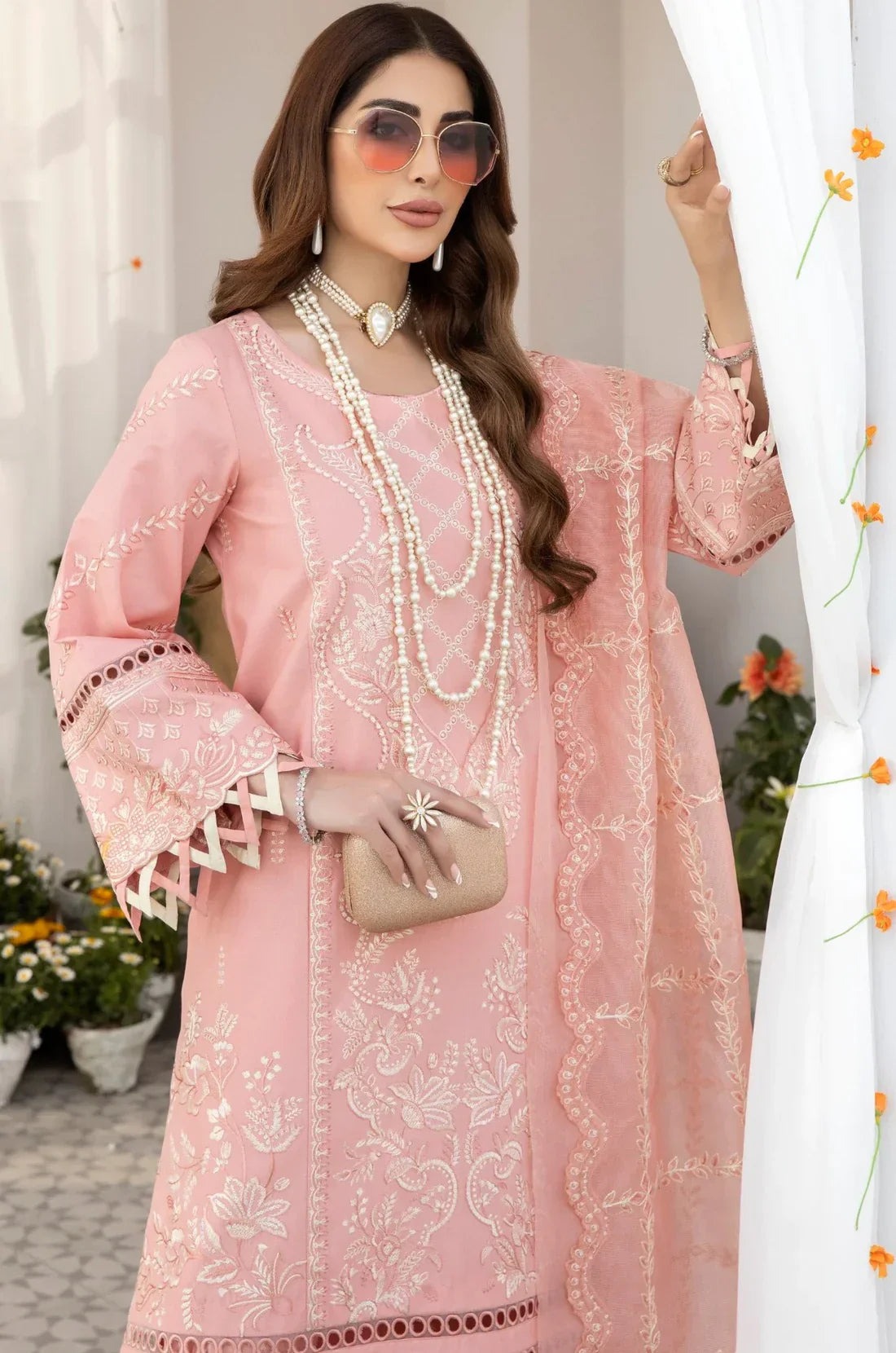 Mohagni | Muntazir Luxury Lawn 24 | AM-07 - Libasekhas