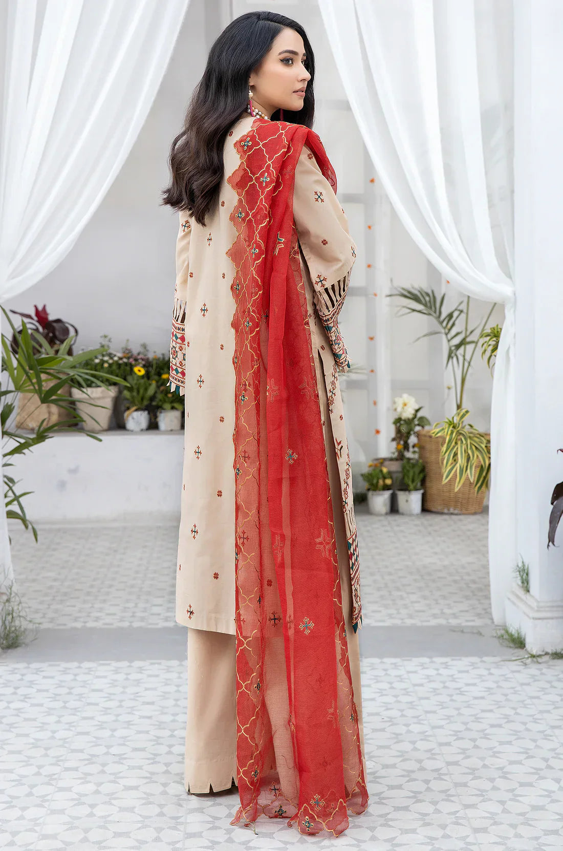 Mohagni | Muntazir Luxury Lawn 24 | AM-15 - Libasekhas