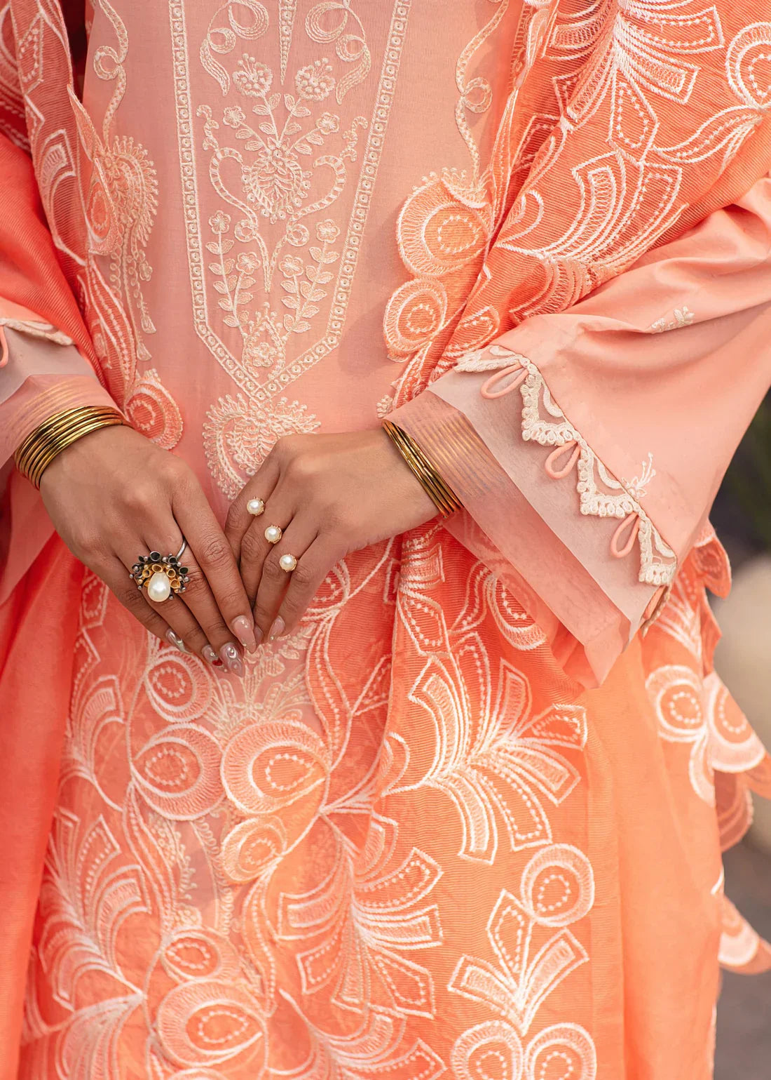 Mohagni | Muntazir Luxury Lawn 24 | CM-01 - Libasekhas