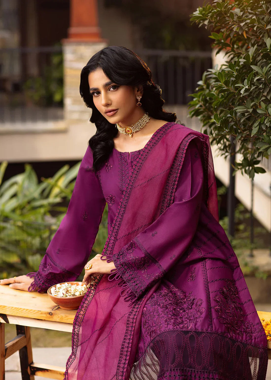 Mohagni | Muntazir Luxury Lawn 24 | CM-02 - Libasekhas