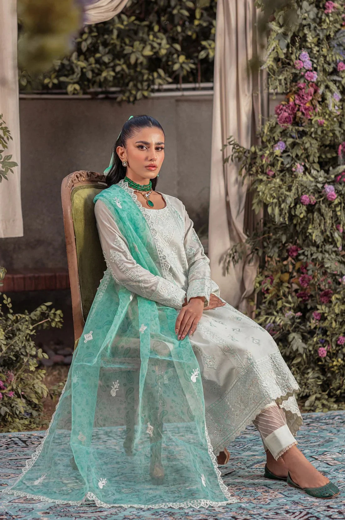 Mohagni | Muntazir Luxury Lawn 24 | CM-03 - Libasekhas