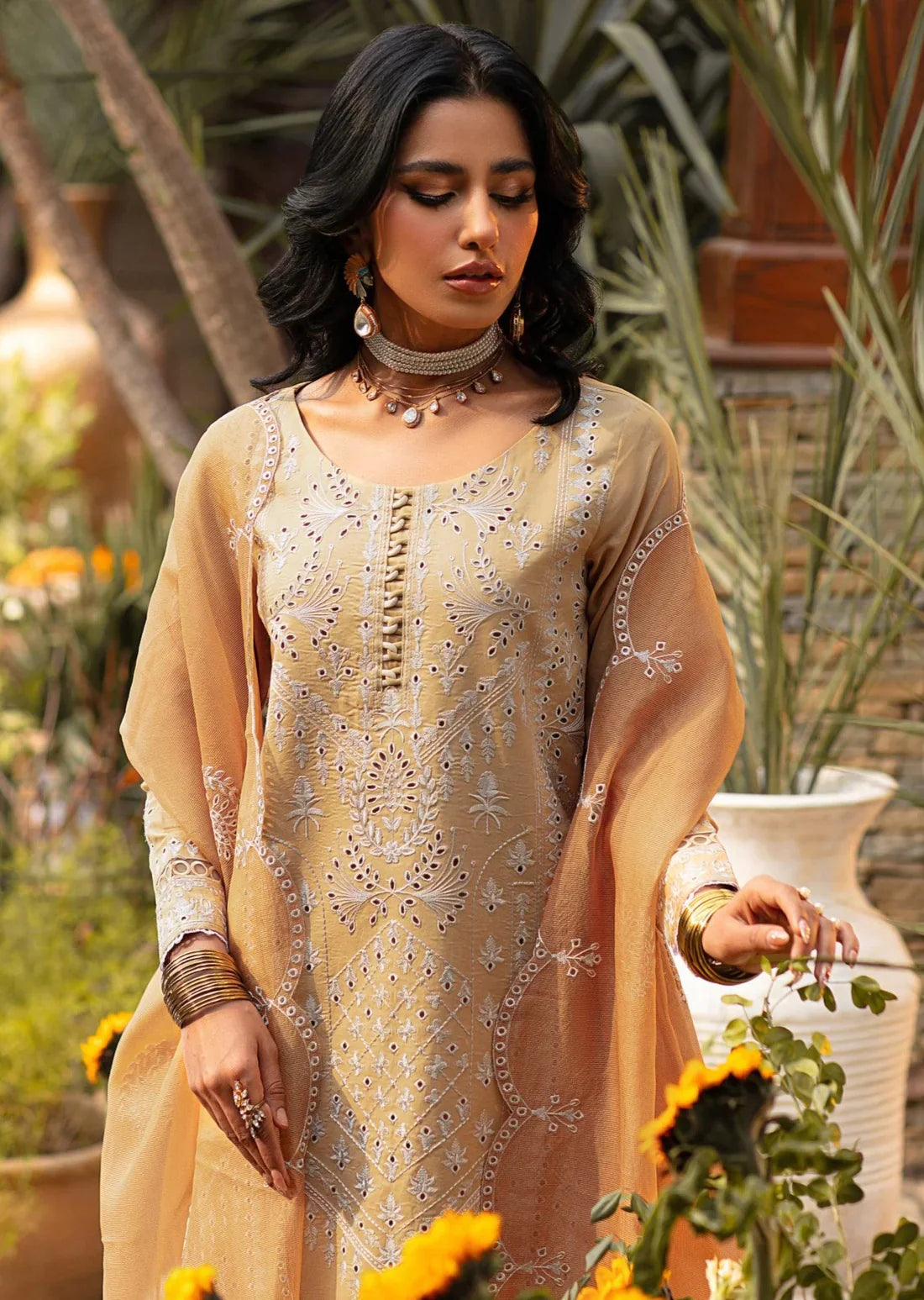 Mohagni | Muntazir Luxury Lawn 24 | CM-05 - Libasekhas