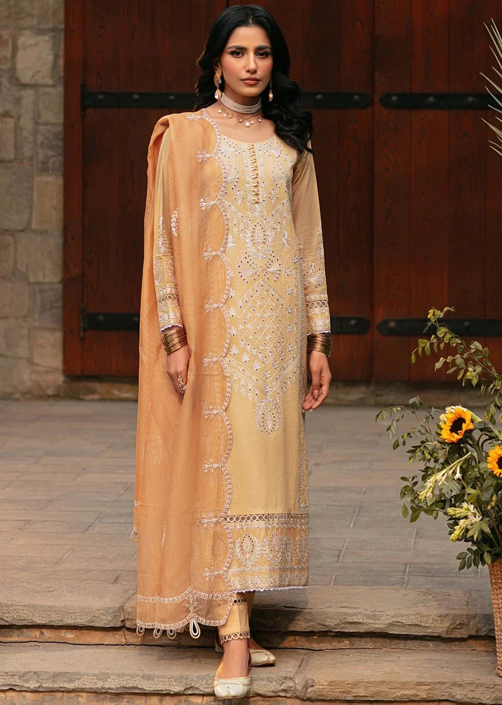 Mohagni | Muntazir Luxury Lawn 24 | CM-05 - Libasekhas
