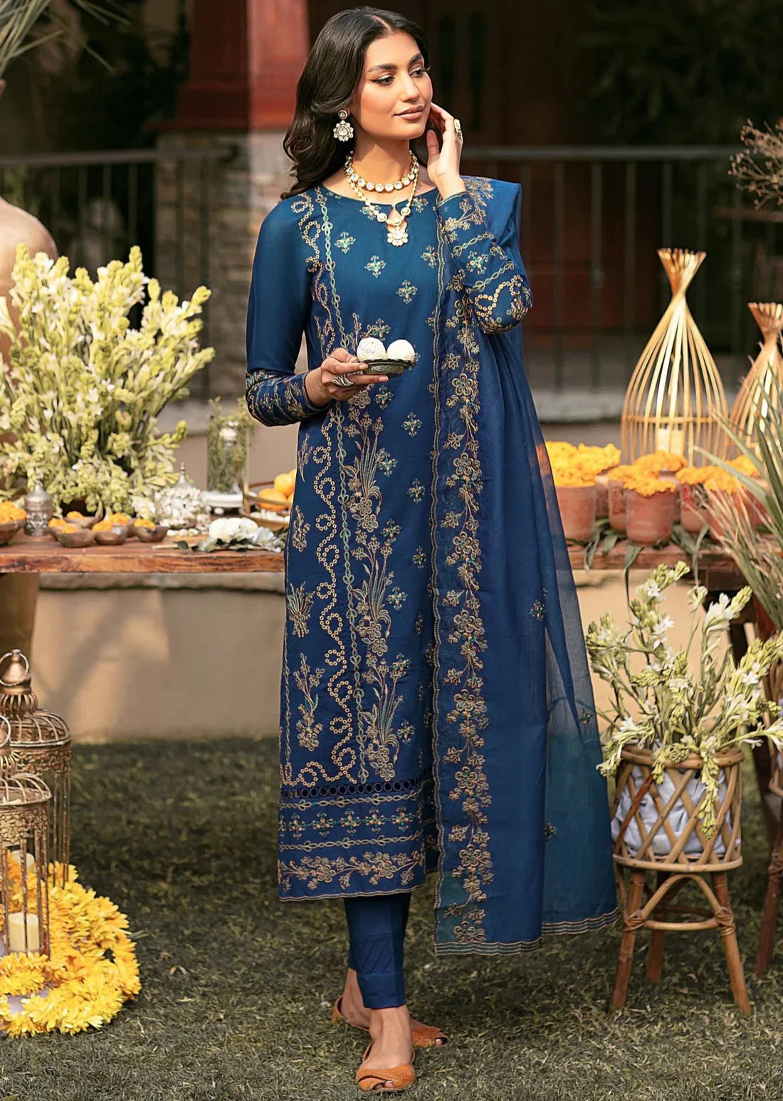 Mohagni | Muntazir Luxury Lawn 24 | CM-06 - Libasekhas